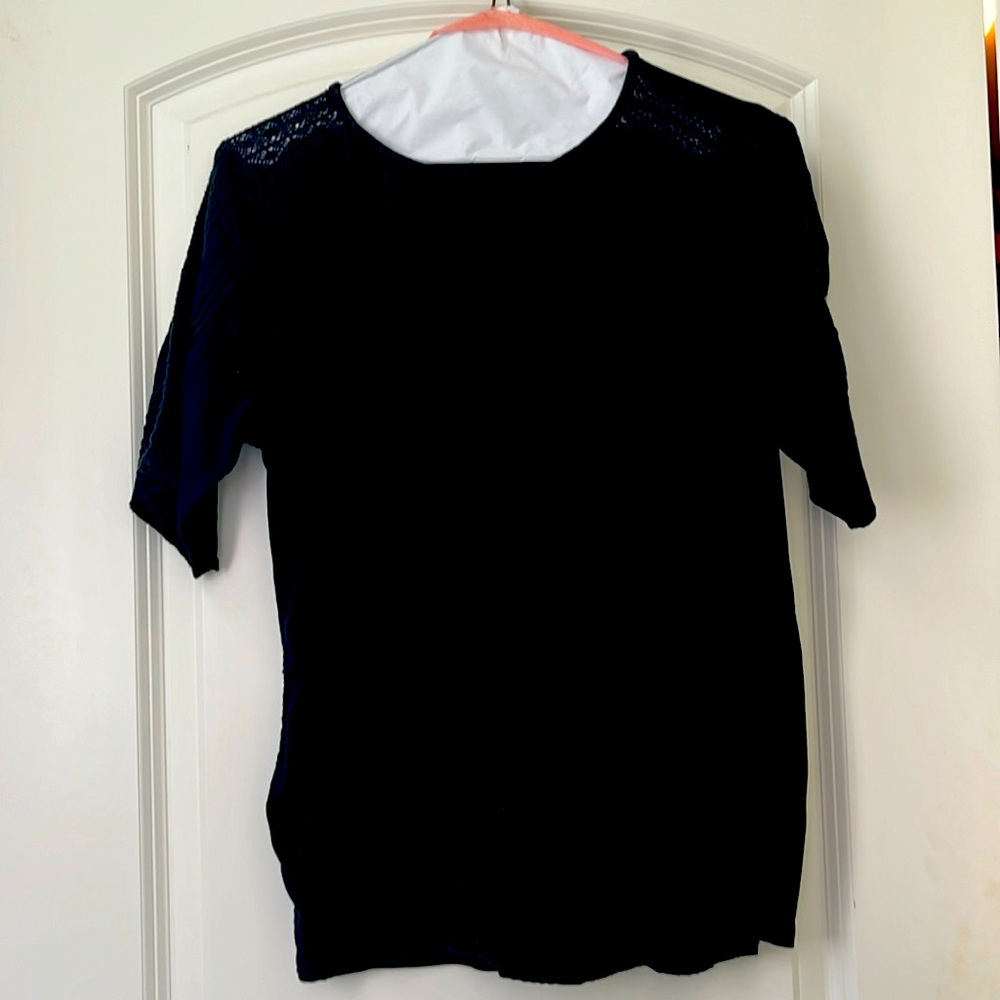 Medium Old Navy black tee with lace details
